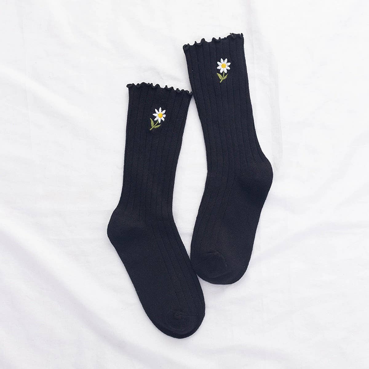 RUFFLE HEM CHRYSANTHEMUM EMBROIDERED SOCKS_CWMS0984