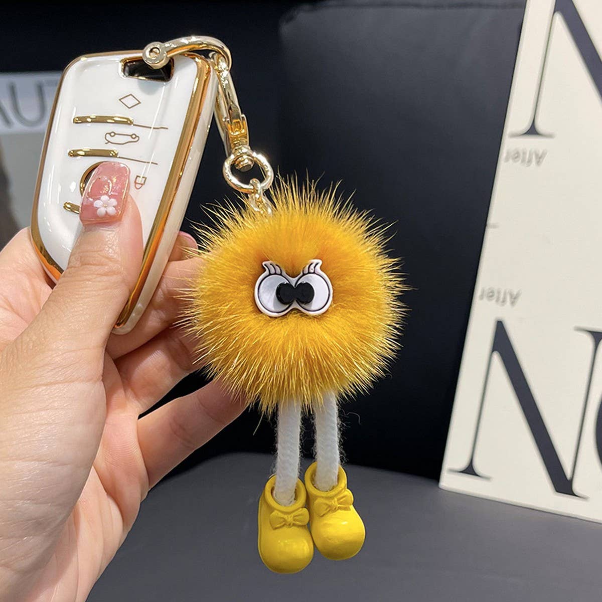 CUTE FUR BRIQUETTES CAR KEYCHAIN BAG PENDANT_CWMM2541