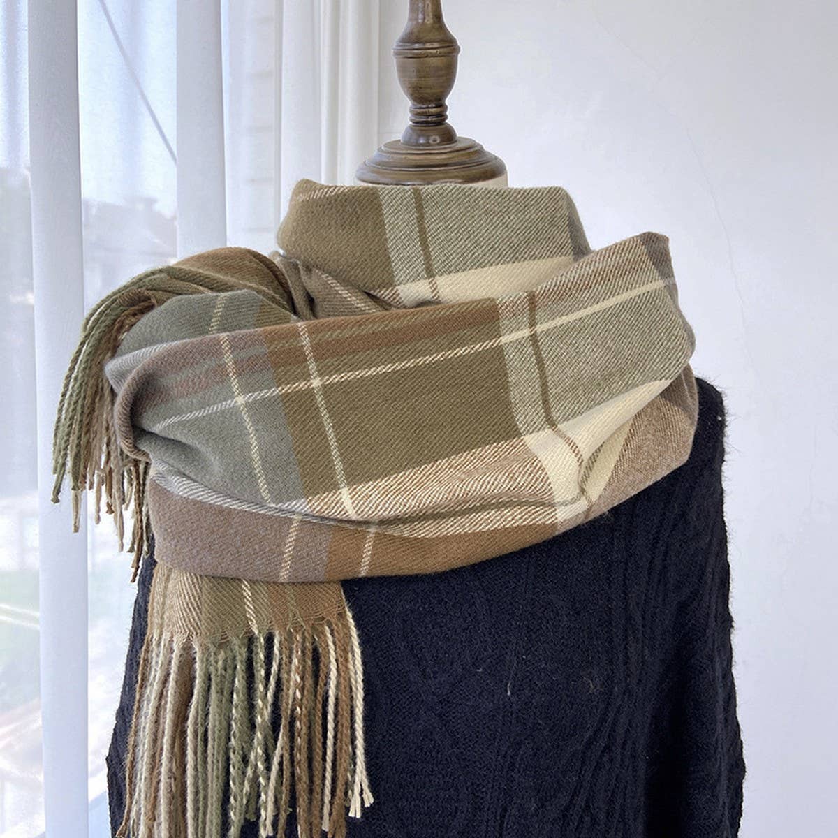 PLAID TASSEL SCARF FOR WOMEN RETRO WINTER WARMTH_CWASC1454