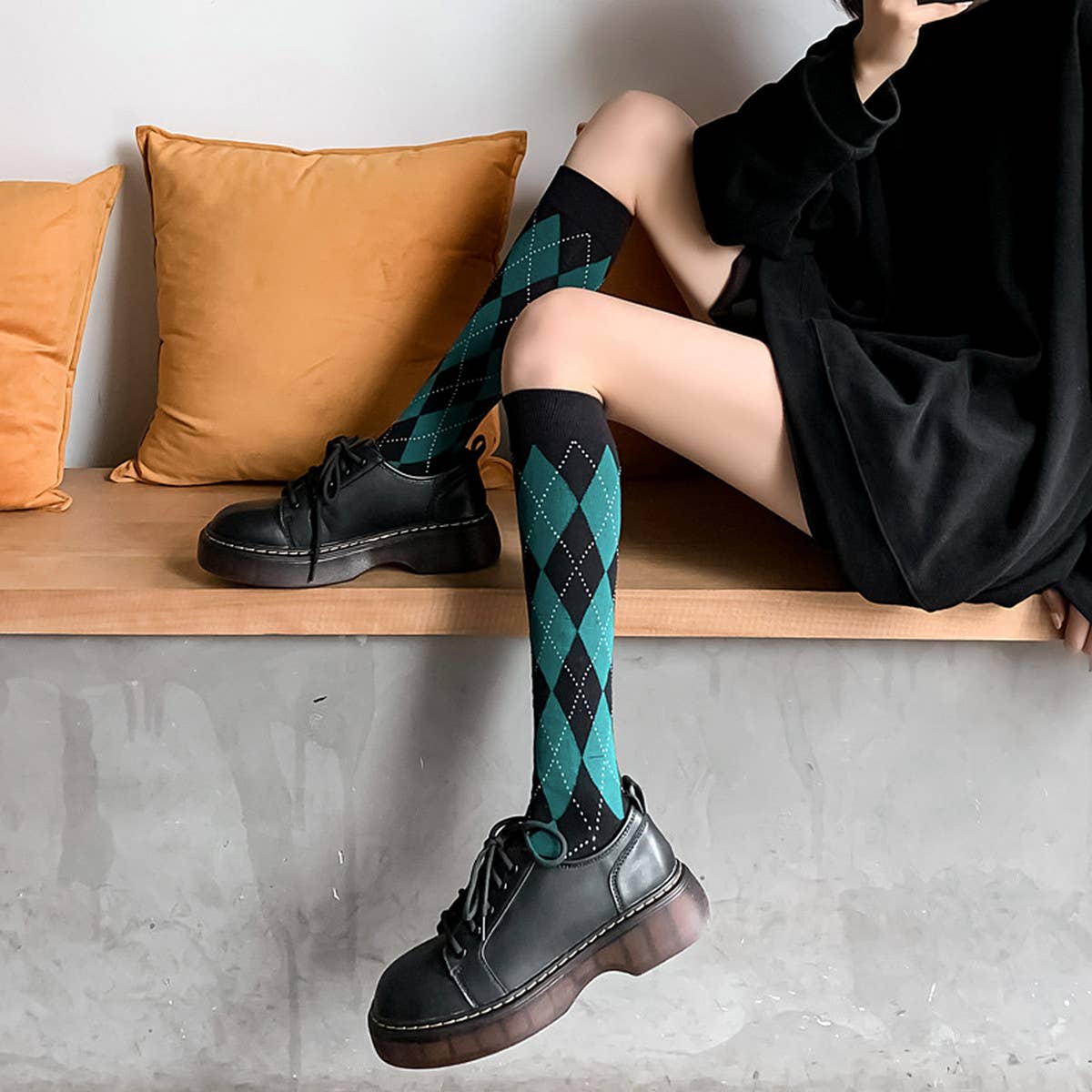 New Large Diamond Retro Mid-Tube Socks_Cwms0658