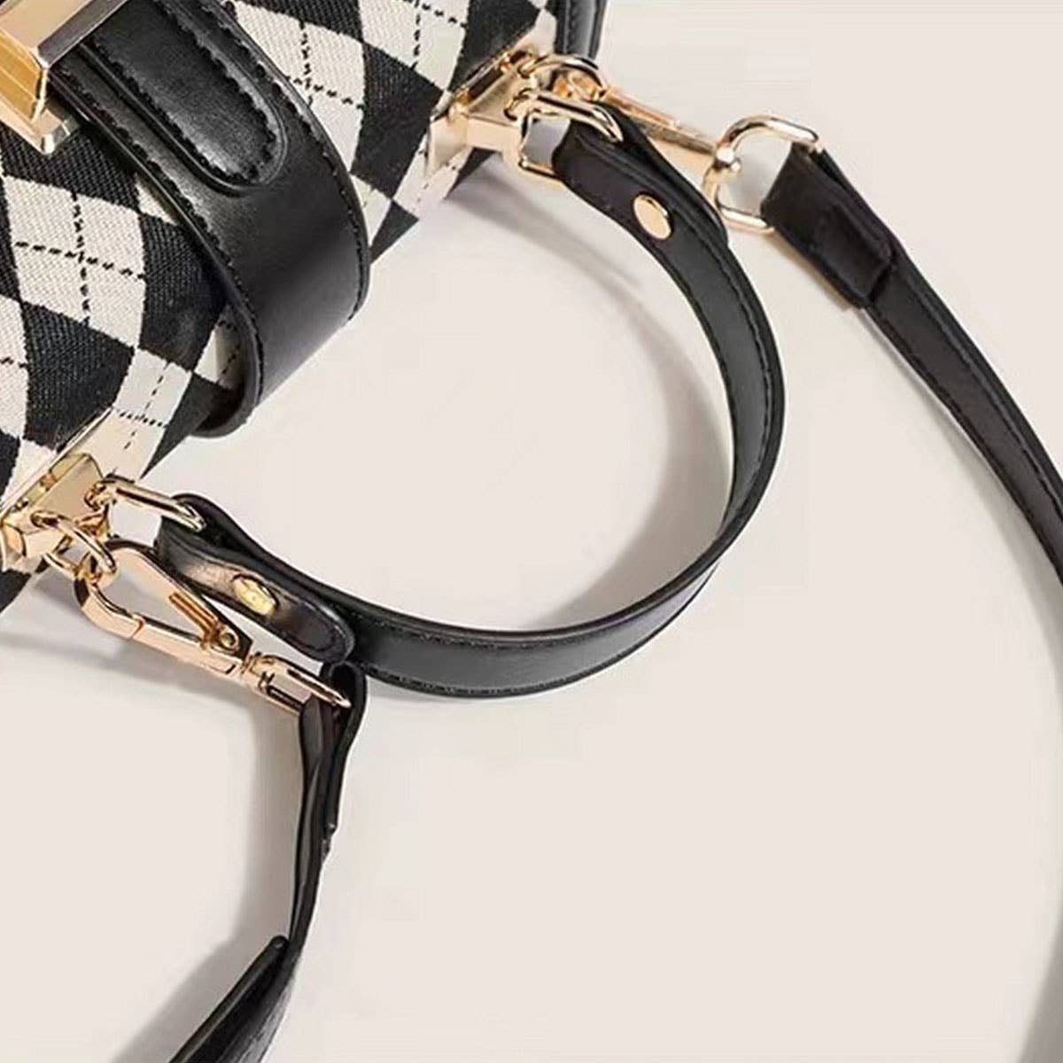 SMALL HIGH END FASHIONABLE CHAIN SHOULDER BAG_CWAB3440