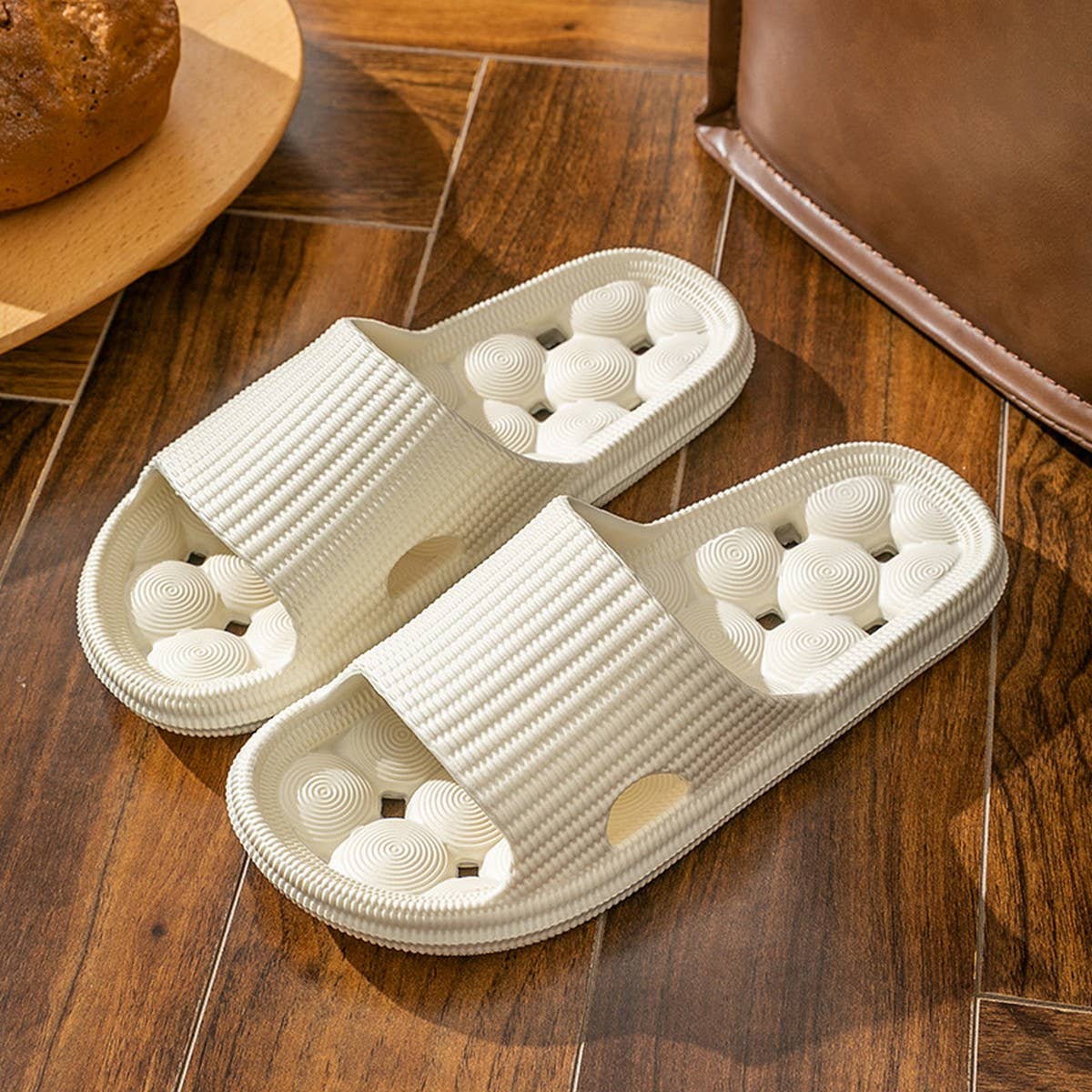 SOFT SOLED ANTI SLIP BATHROOM HOLLOW SLIPPERS_CWSHS0685