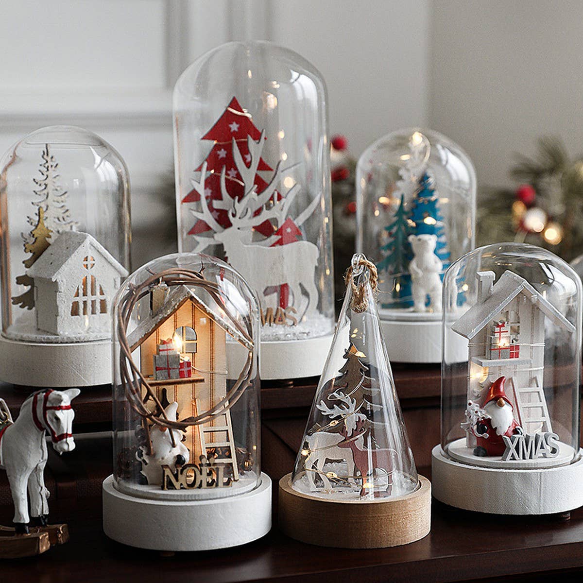 Wood Glass Xmas Night Light Santa Reindeer Scene_Cwmm9691