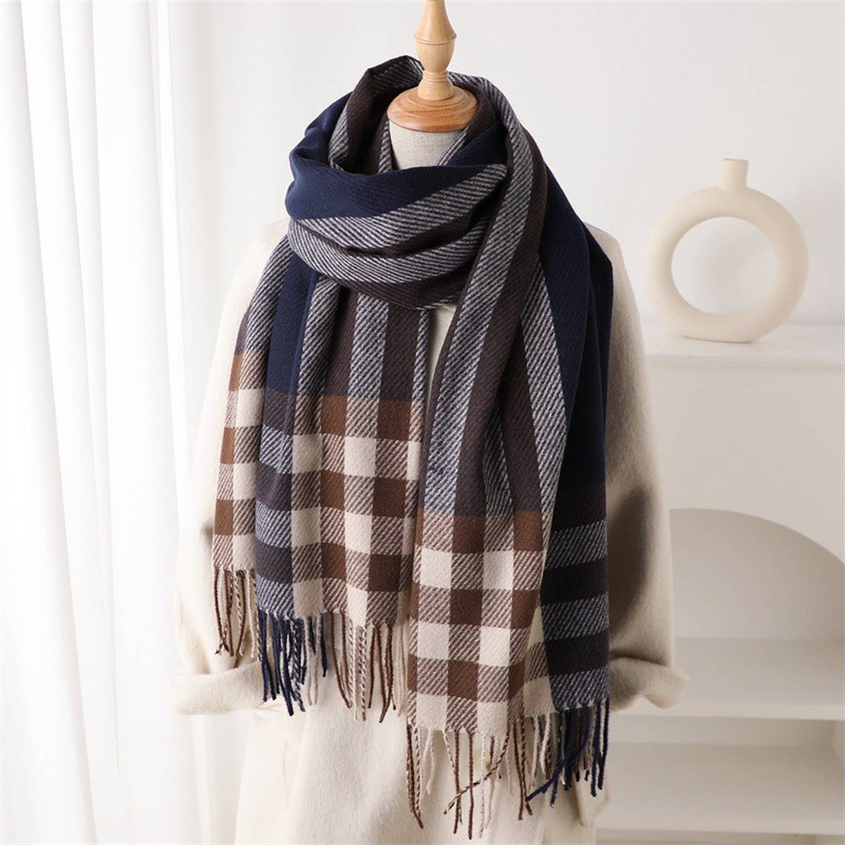 MODERN PLAID FRINGE SCARF WITH LUXE TEXTURE_CWASC2770