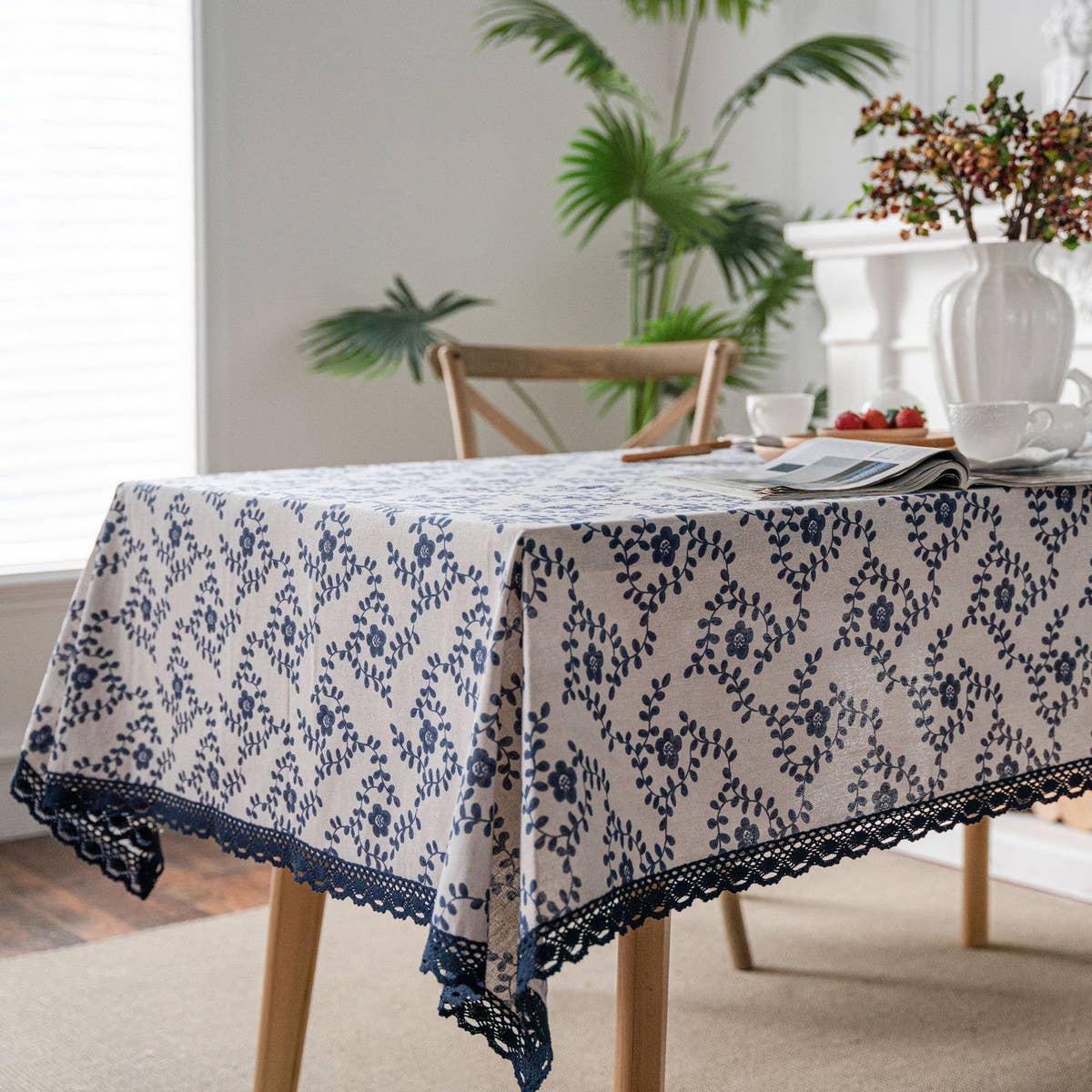 HOME BLUE ROSE PRINT PASTORAL TABLECLOTH_CWMM0943