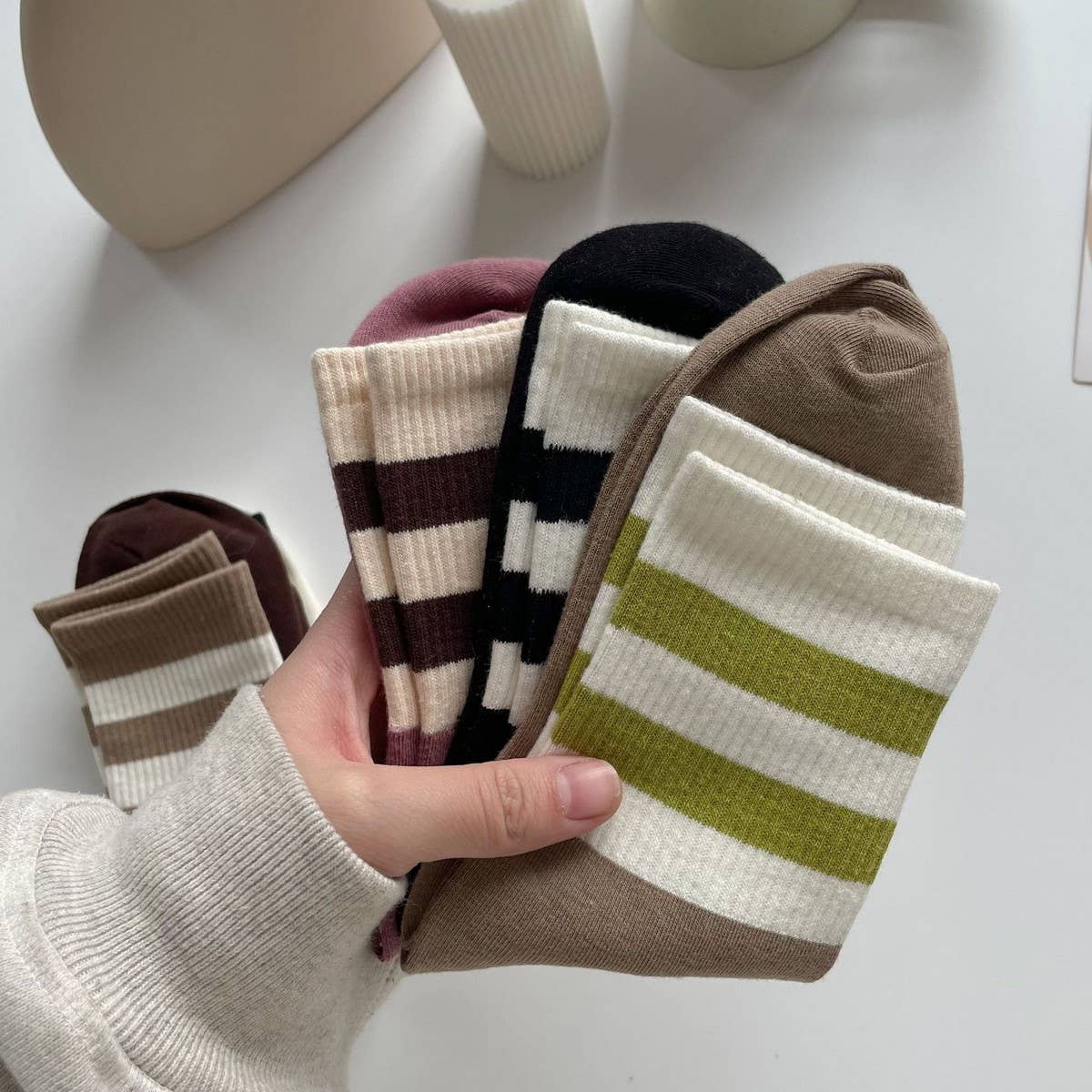 AUTUMN AND WINTER CONTRAST COLOR DOUBLE BAR SOCKS_CWMS0908