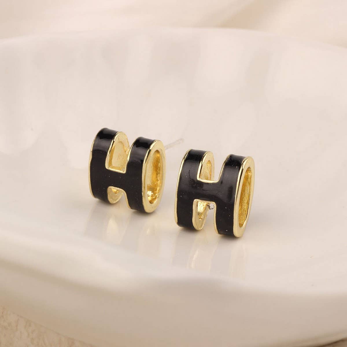 NEW SIMPLE HOLLOW GRID FOUR LEAF EARRINGS_CWAJE3985