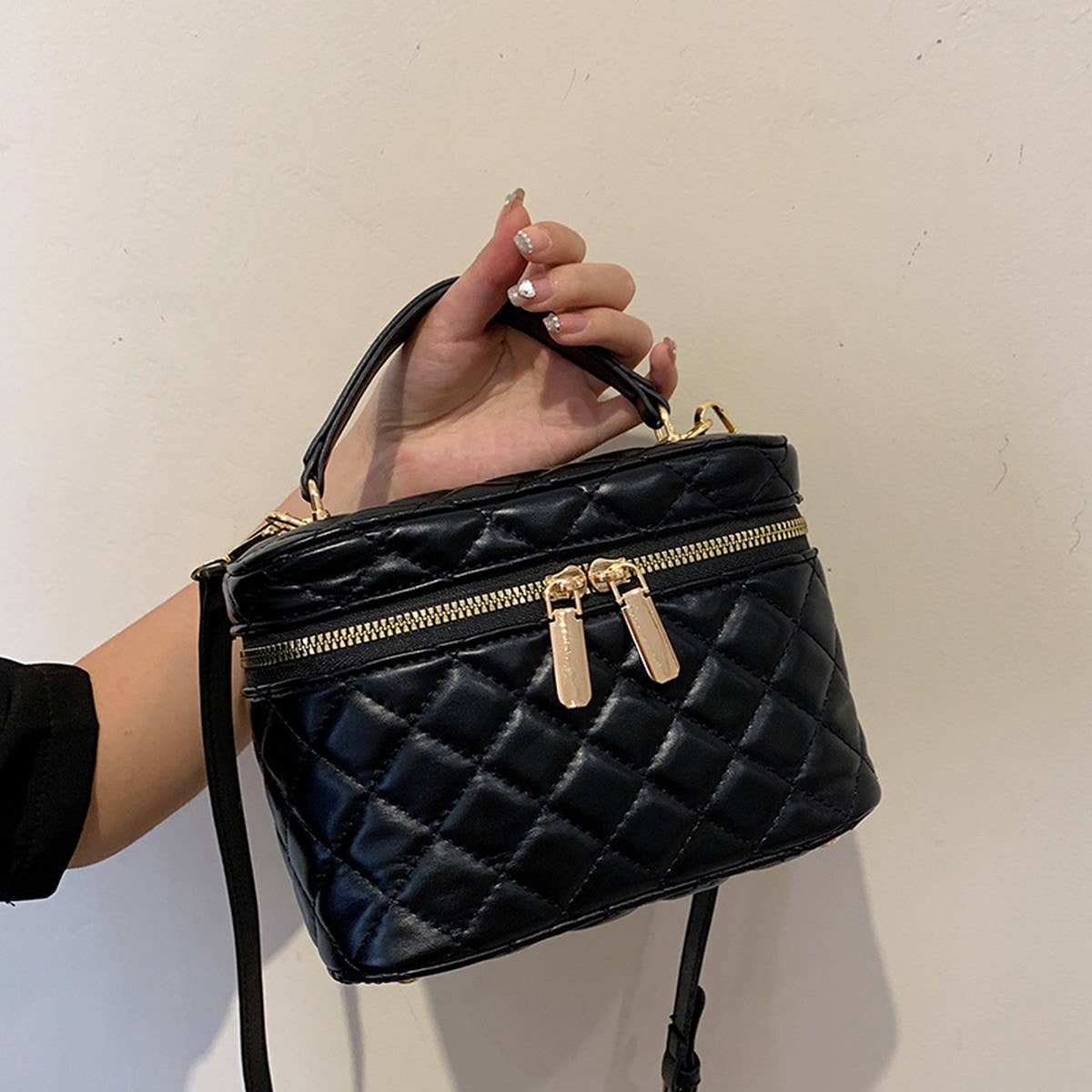 Simple And Stylish Diamond-Shaped Cosmetic Bag_Cwab4481