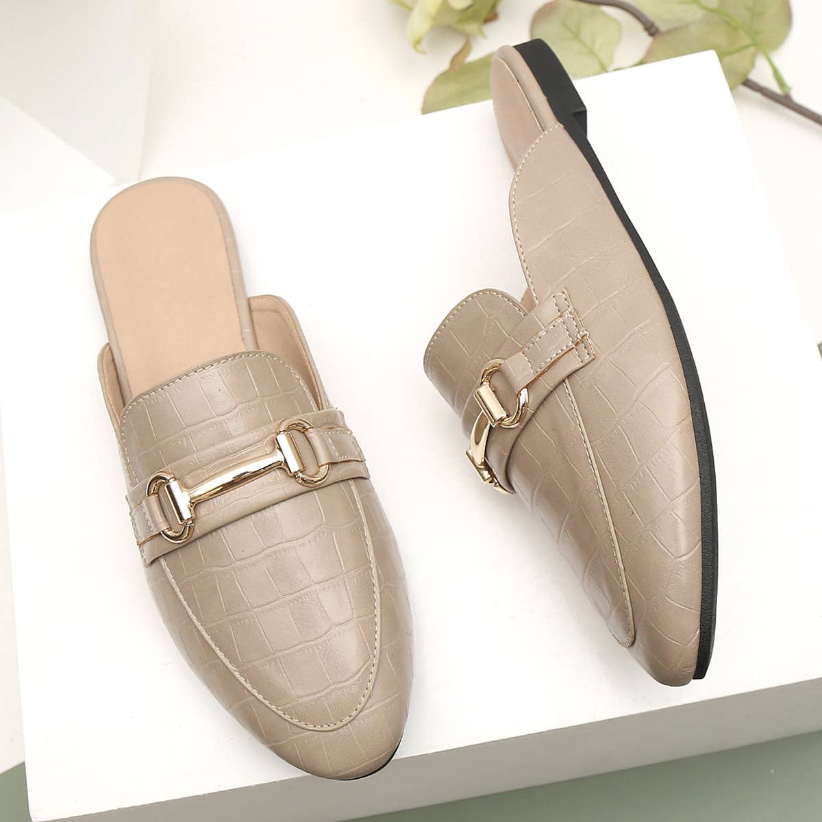 Women Large Size Crocodile Leather Flat Mules