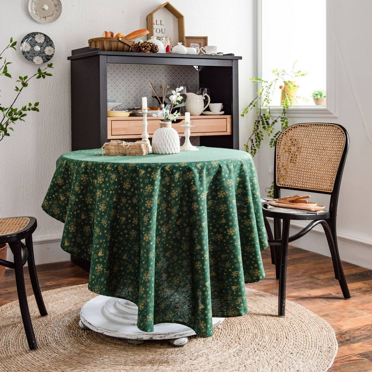GREEN PINE BRANCH PRINTED DINING TABLE_CWMM0946