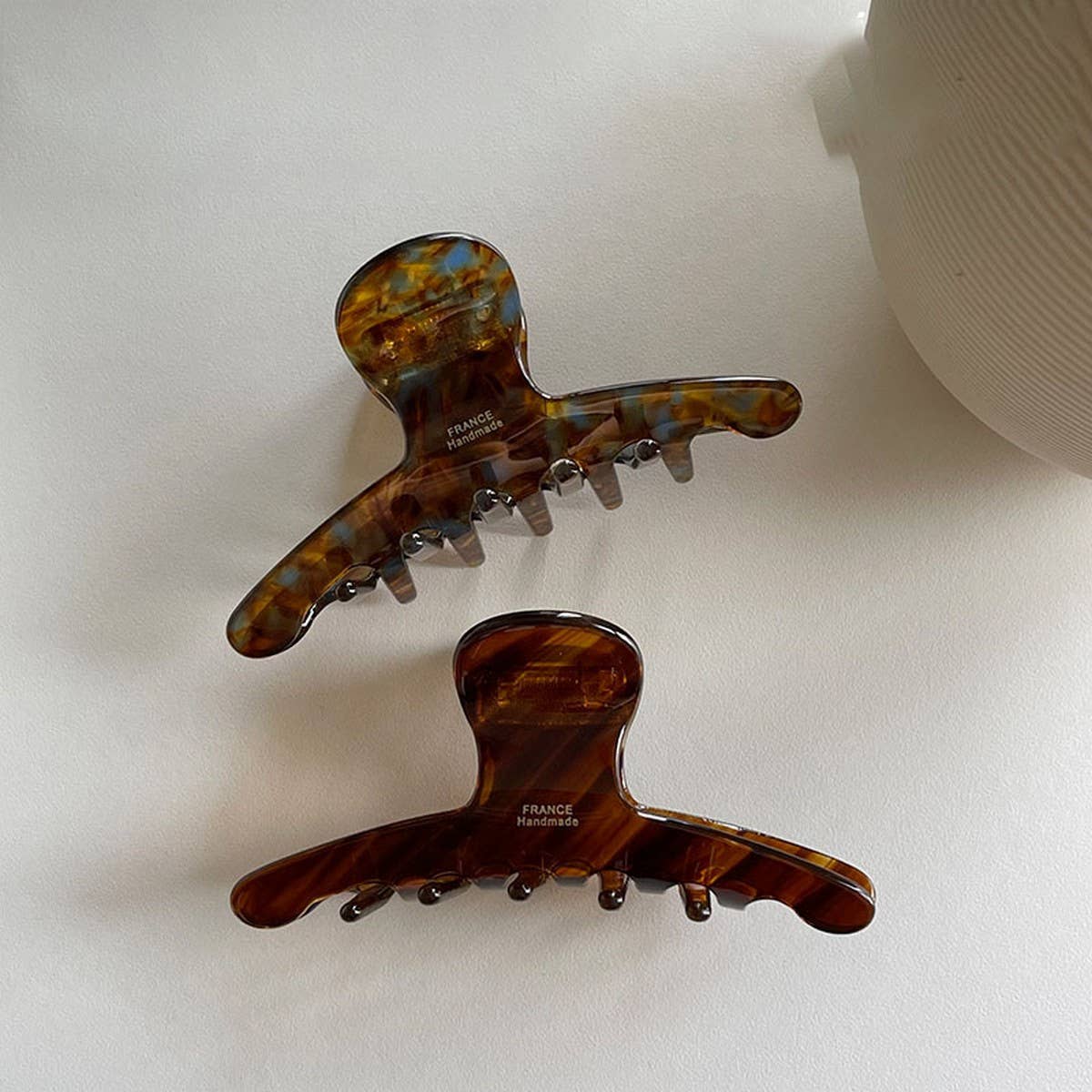 RETRO TEMPERAMENT CARAMEL LINE CLIP SHARK CLIP_CWAHA3959