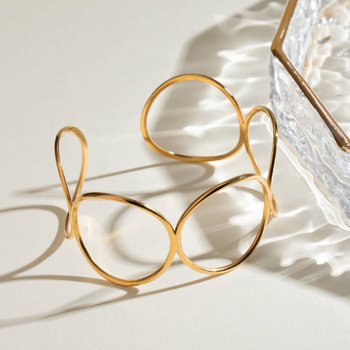 STYLISH IRREGULAR LARGE CIRCLE OPEN CUFF BRACELET_CWAJE4900