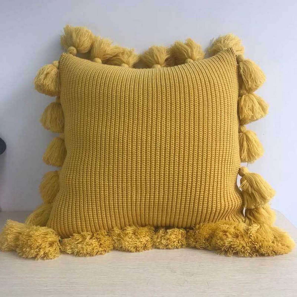 CREATIVE SOLID COLOR TASSEL WOOL THROW PILLOW_CWMM2368