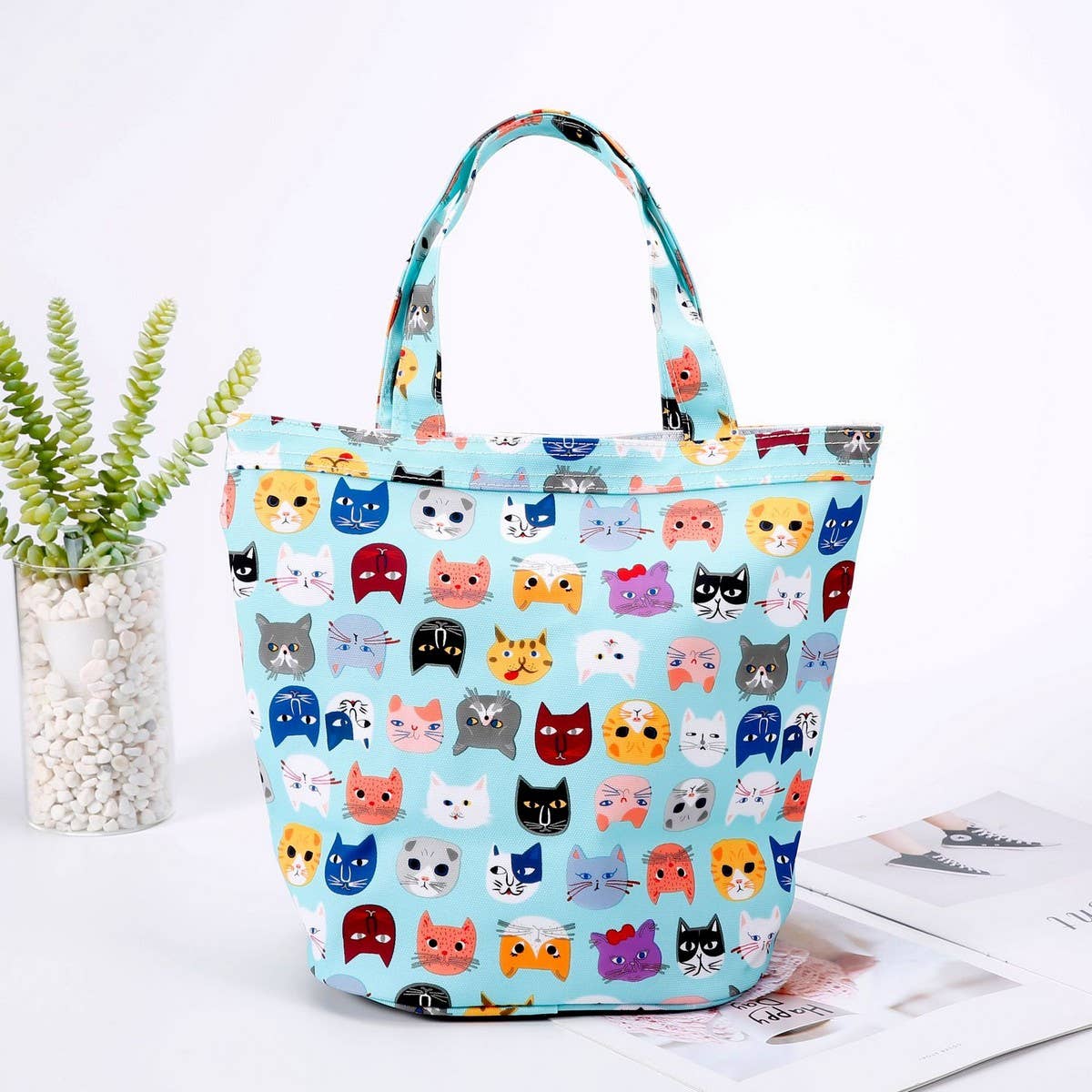 CARTOON MINIMALIST AND LIGHTWEIGHT HANDBAG_CWAB1744