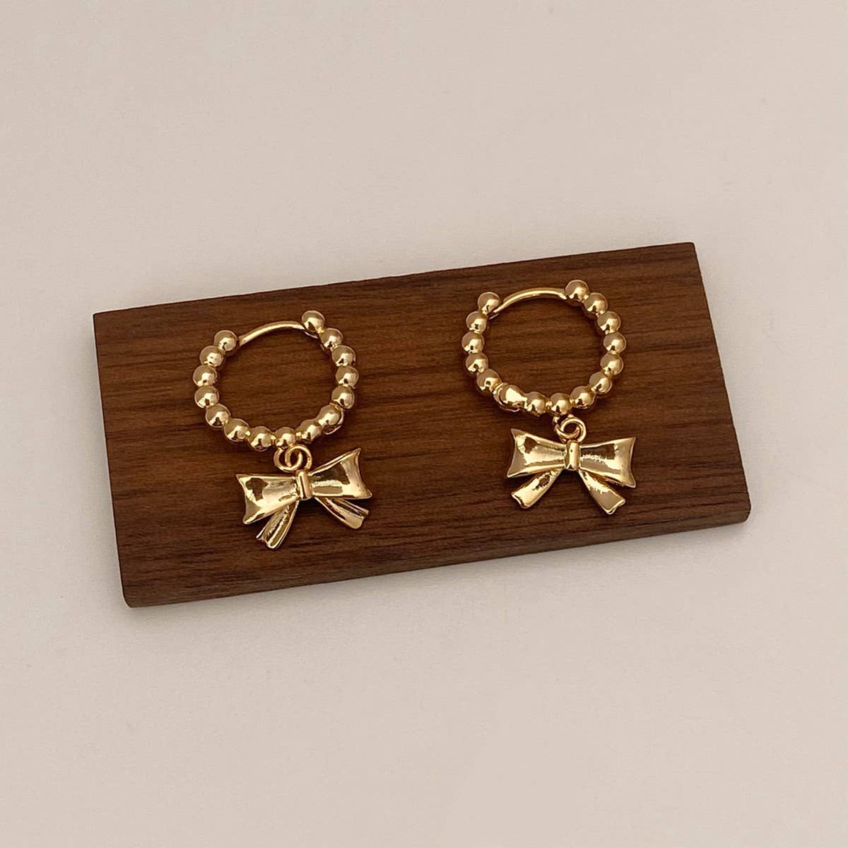 BOW FASHIONABLE AND ELEGANT EARRINGS FOR WOMEN_CWAJE2974