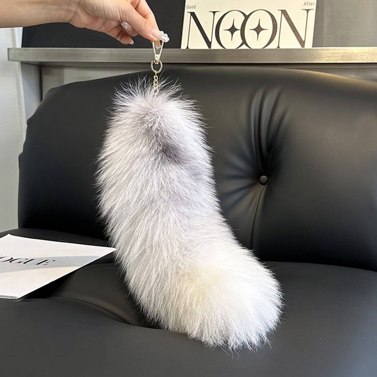 CUTE REAL FOX FUR BIG TAIL CAR KEYCHAIN PENDANT_CWMM2523