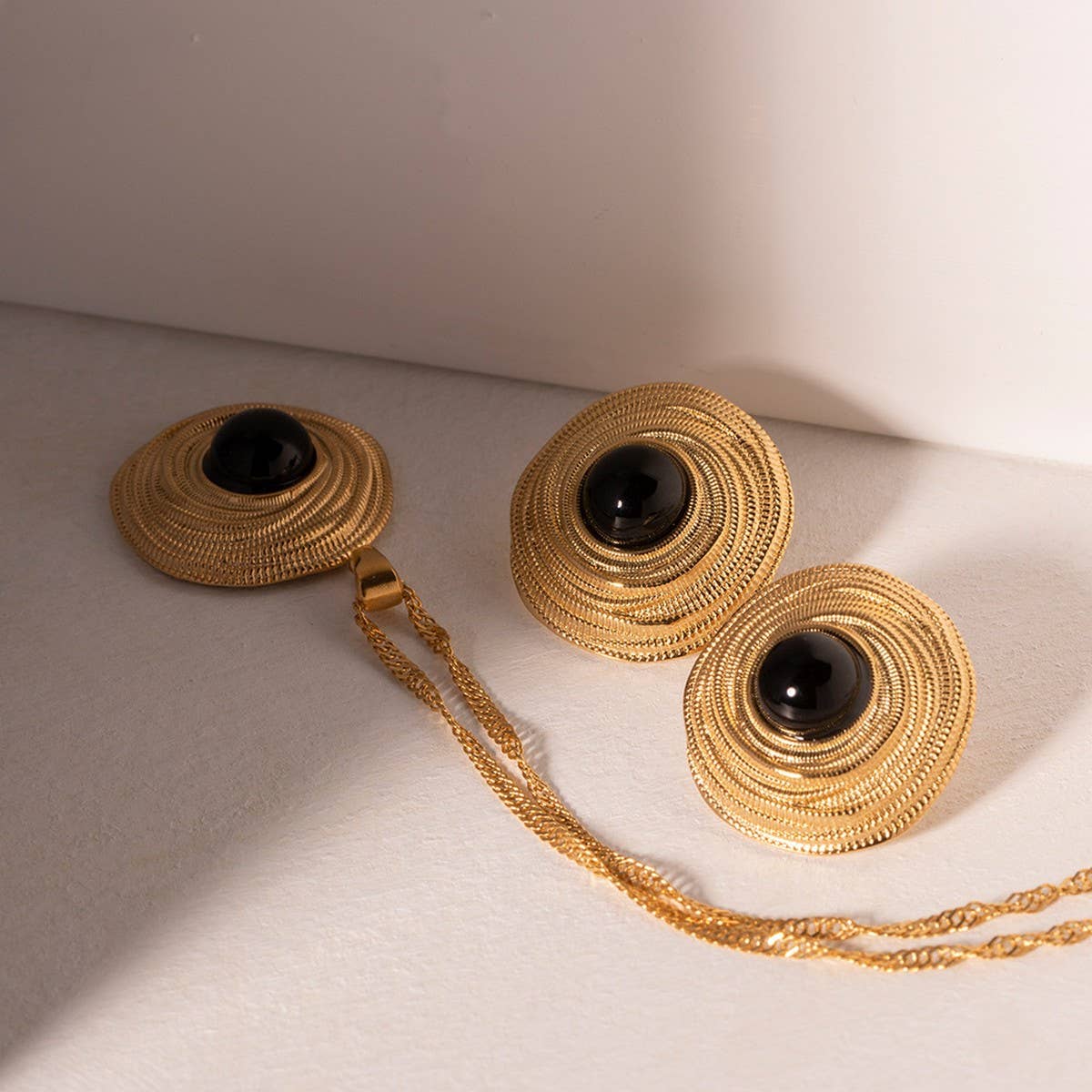 RETRO COIL HIGH END LUXURY EARRINGS_CWAJE1371