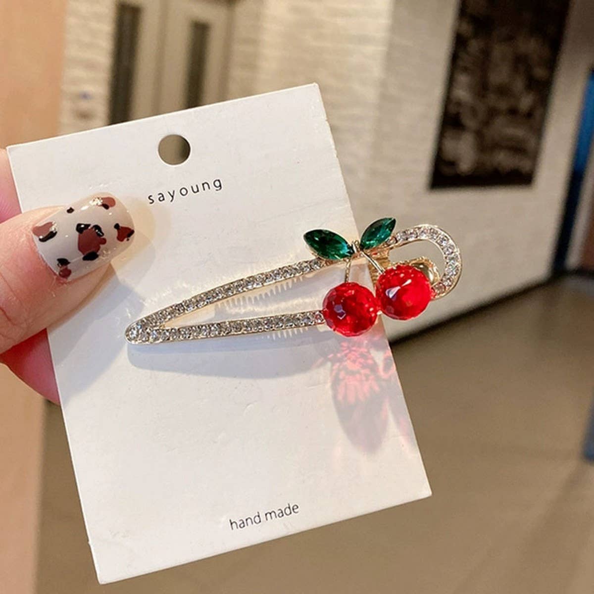 CHERRY PEARL DUCKBILL HAIR CLIP SPARKLY SIDE CLIP_CWAHA4773