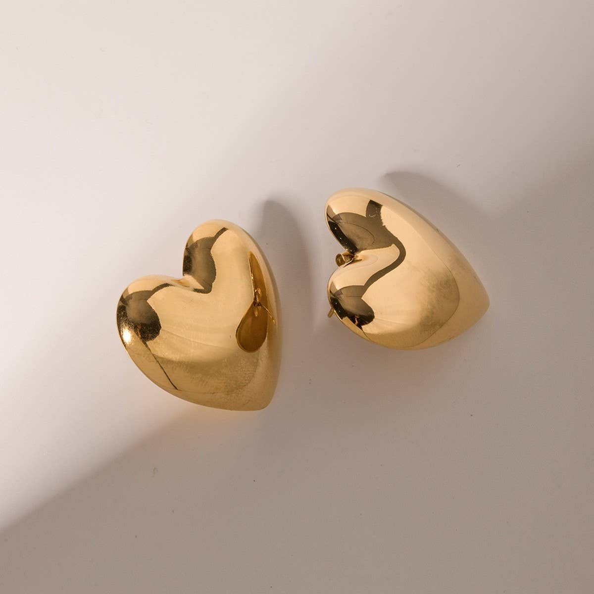 SIMPLE AND POPULAR GLOSSY LOVE EARRINGS_CWAJE1357