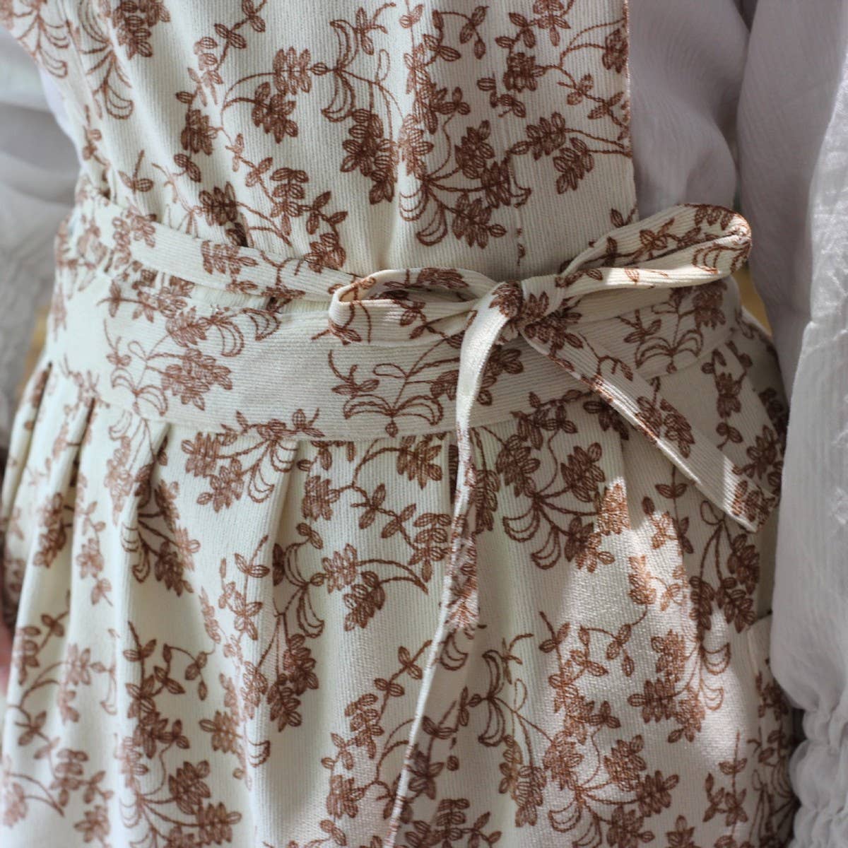 SIMPLE AND ELEGANT CORDUROY MATERIAL THICK APRON_CWMM5830