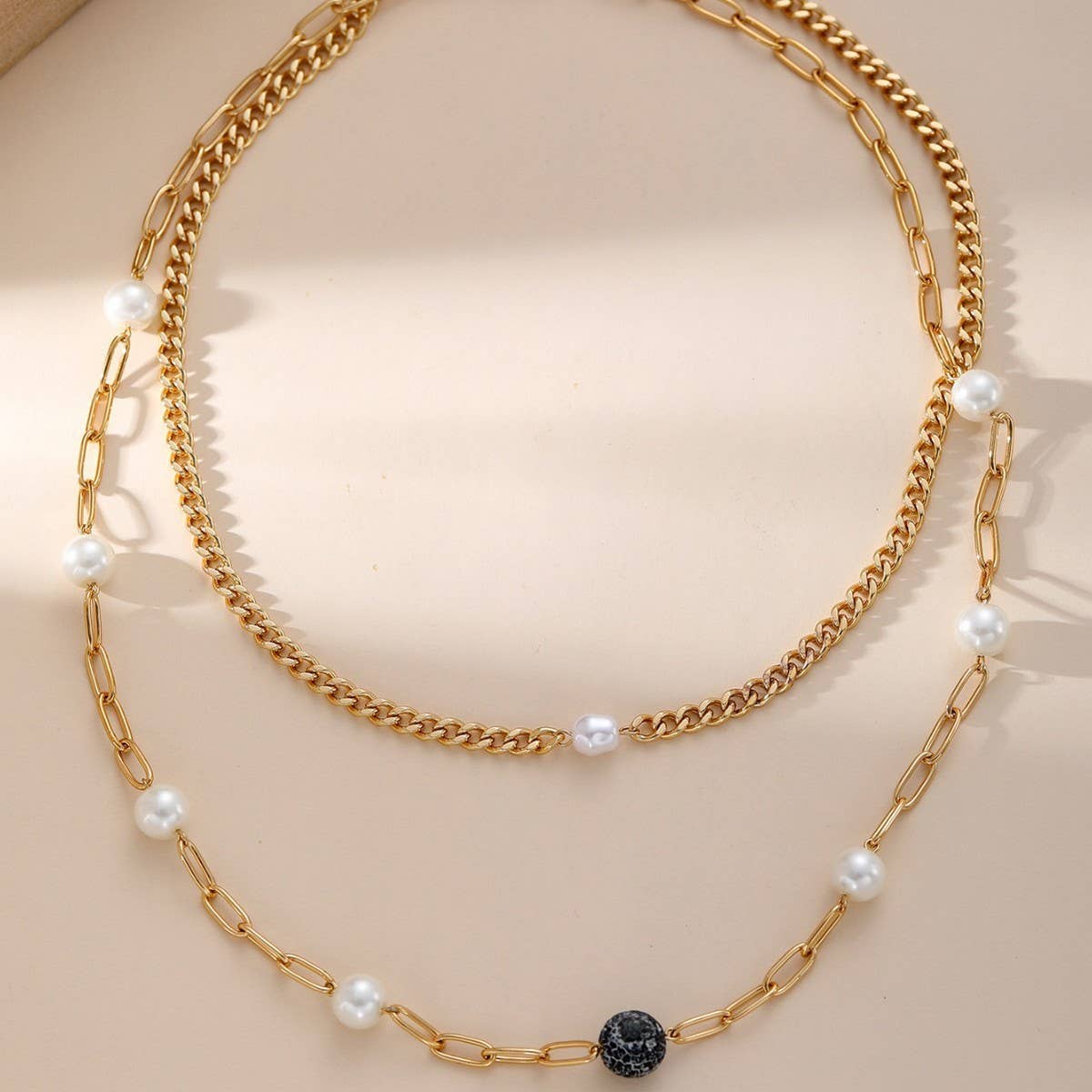 PEARL PENDANT CHAIN LAYERED NECKLACE_CWMM3627