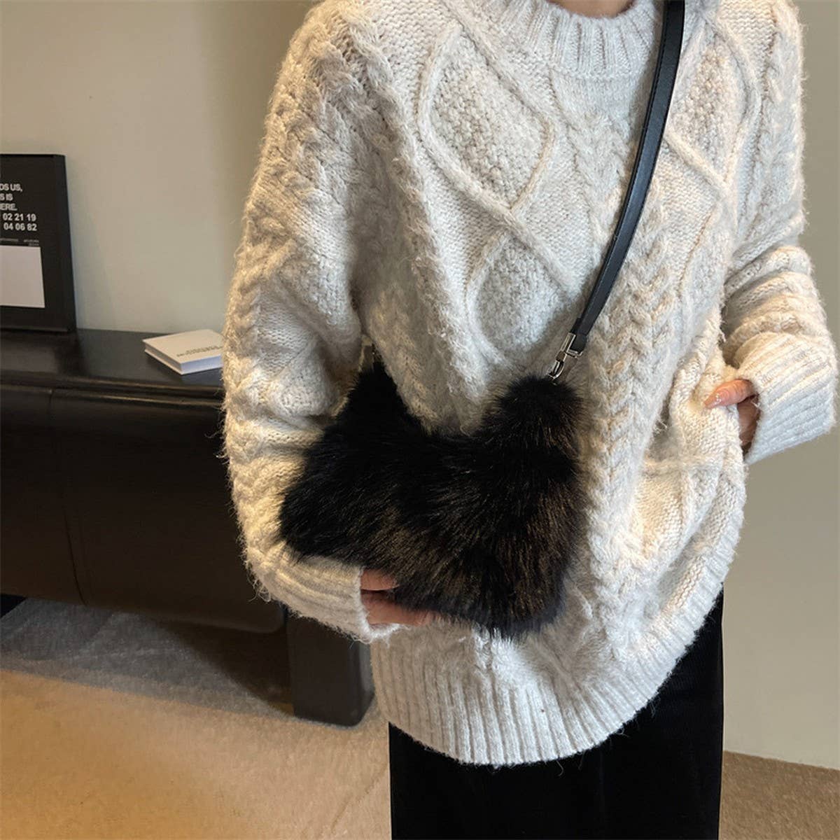 Winter Faux Fox Fur Single Shoulder Plush Bag_Cwab3943