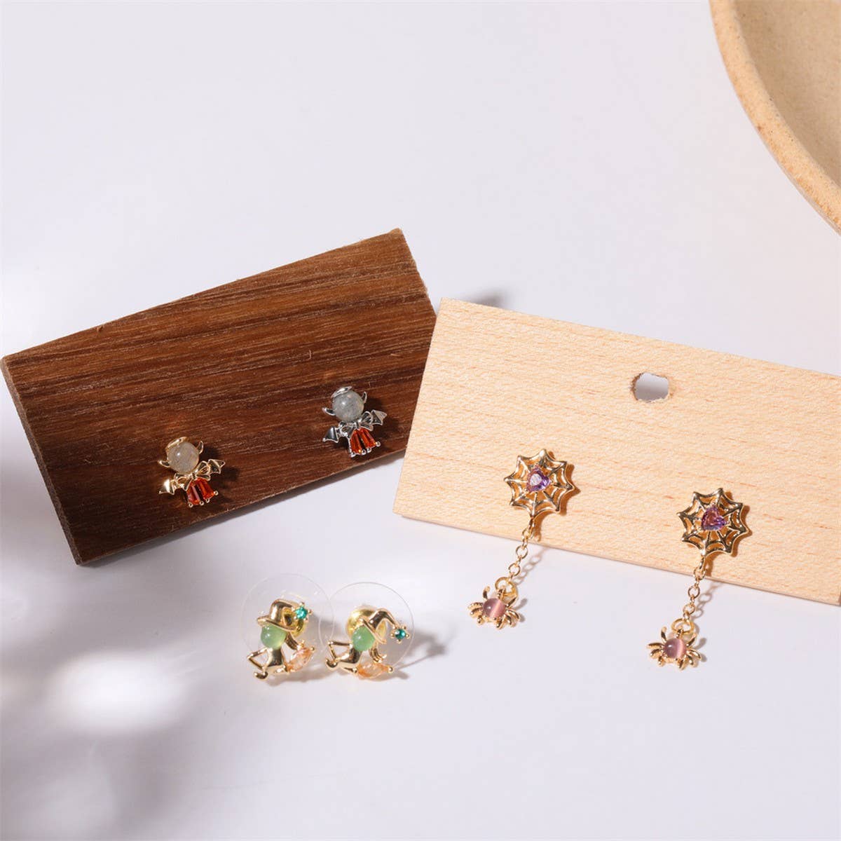 HALLOWEEN DEVIL SPIDER WITCH BAT HEART EARRINGS_CWAJE5085