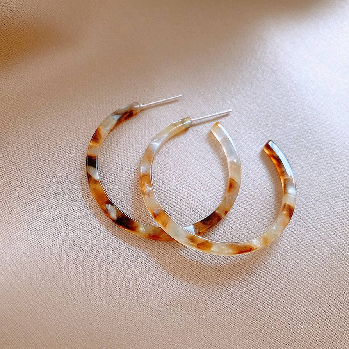 RETRO HONG KONG STYLE C SHAPED FASHION EARRINGS_CWAJE2459