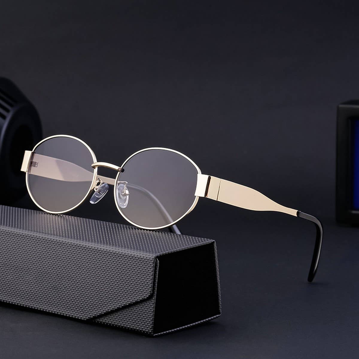 FASHIONABLE OVAL FRAME SUNGLASSES_CWASG0598