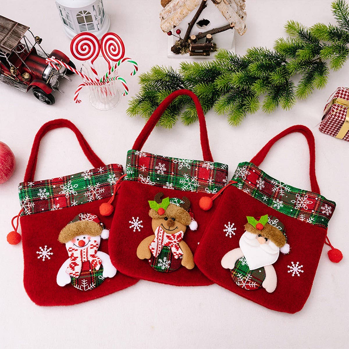 Cwmm9349_Christmas Candy Christmas Eve Apple Gift Bag