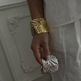 BOHEMIAN ENGRAVED METAL OPEN BRACELET_CWMM3078