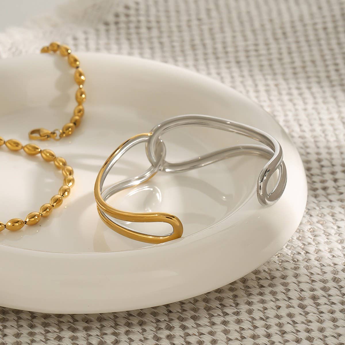 18K GOLD SILVER TWIST KNOT HOLLOW OPEN CUFF_CWAJE4861