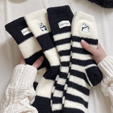 THICKENED PANDA FURRY HOME SLEEP SOCKS_CWMS1068