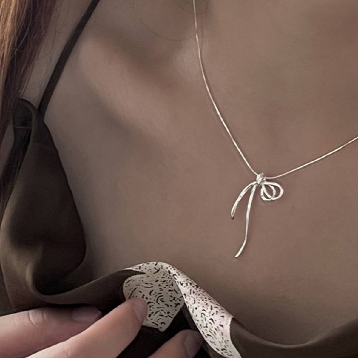 GIRLY LIGHT LUXURY RIBBON BOW NECKLACE FOR WOMEN_CWAJE3017