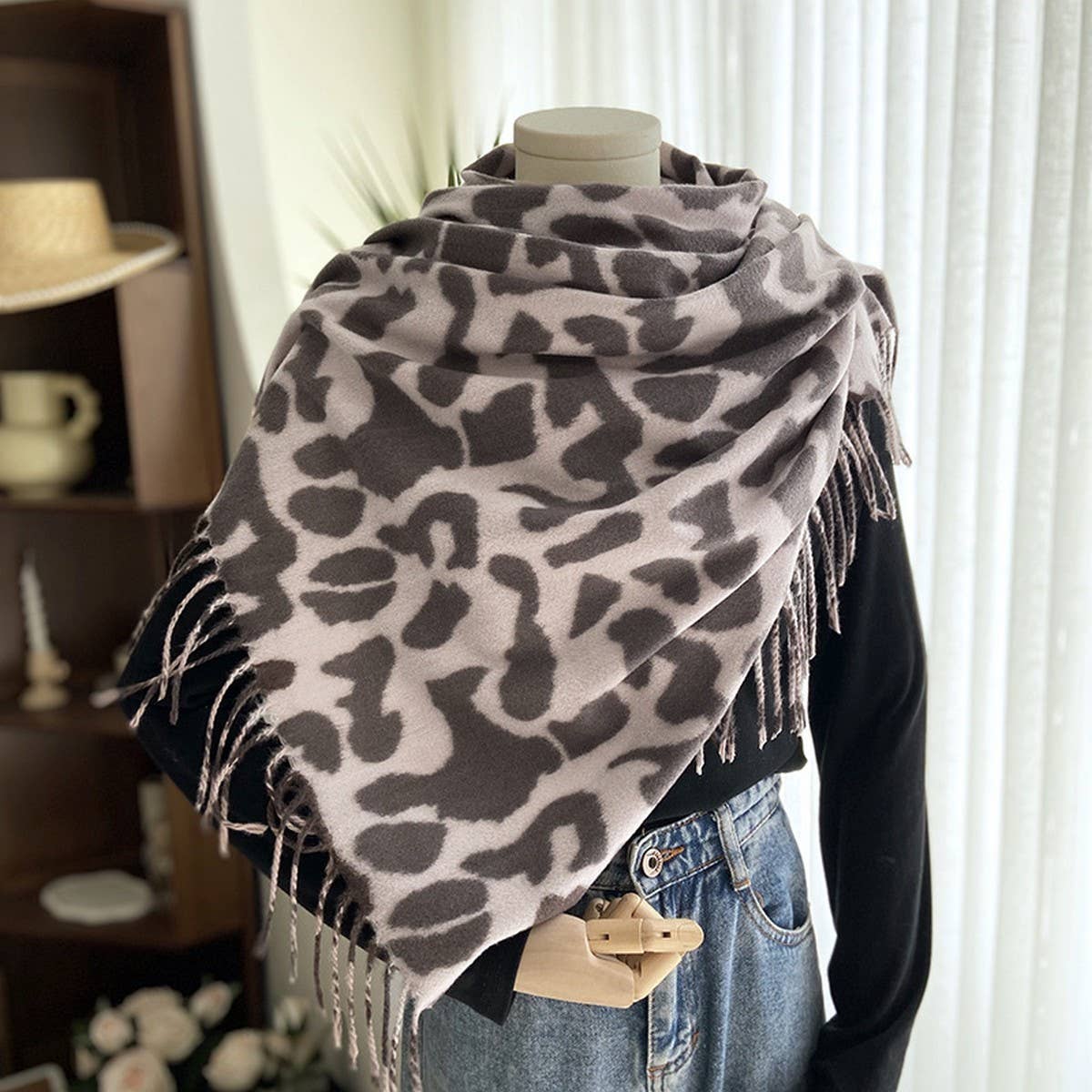 DOUBLE SIDED LEOPARD PRINT SCARF COZY WRAP_CWASC1465