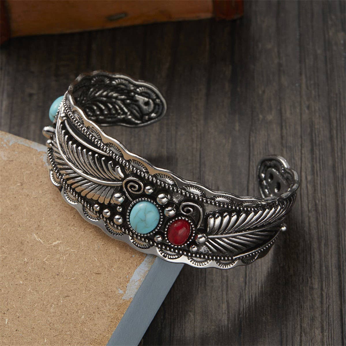 NEW RETRO OVAL TURQUOISE BRACELET FOR WOMEN_CWMM3113