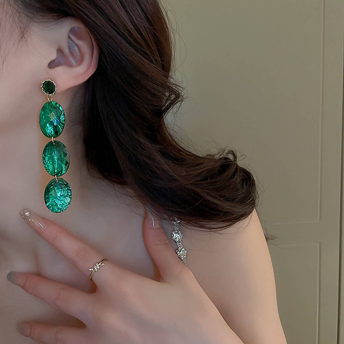 Elliptical High-End And Atmospheric Earrings_Cwaje2071