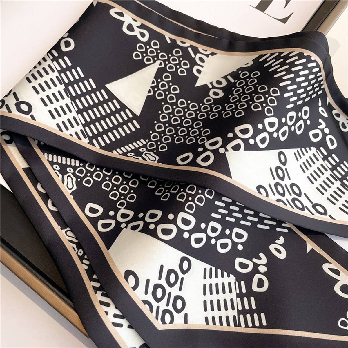 THIN AND NARROW FASHION DECORATIVE SILK HEADSCARF_CWASC1532