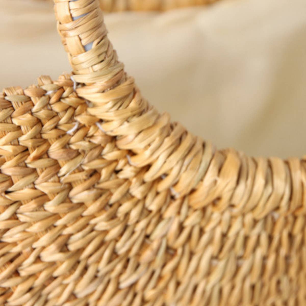 PORTABLE SEMI CIRCLE WOOL BALL WOVEN BAG_CWAB2117