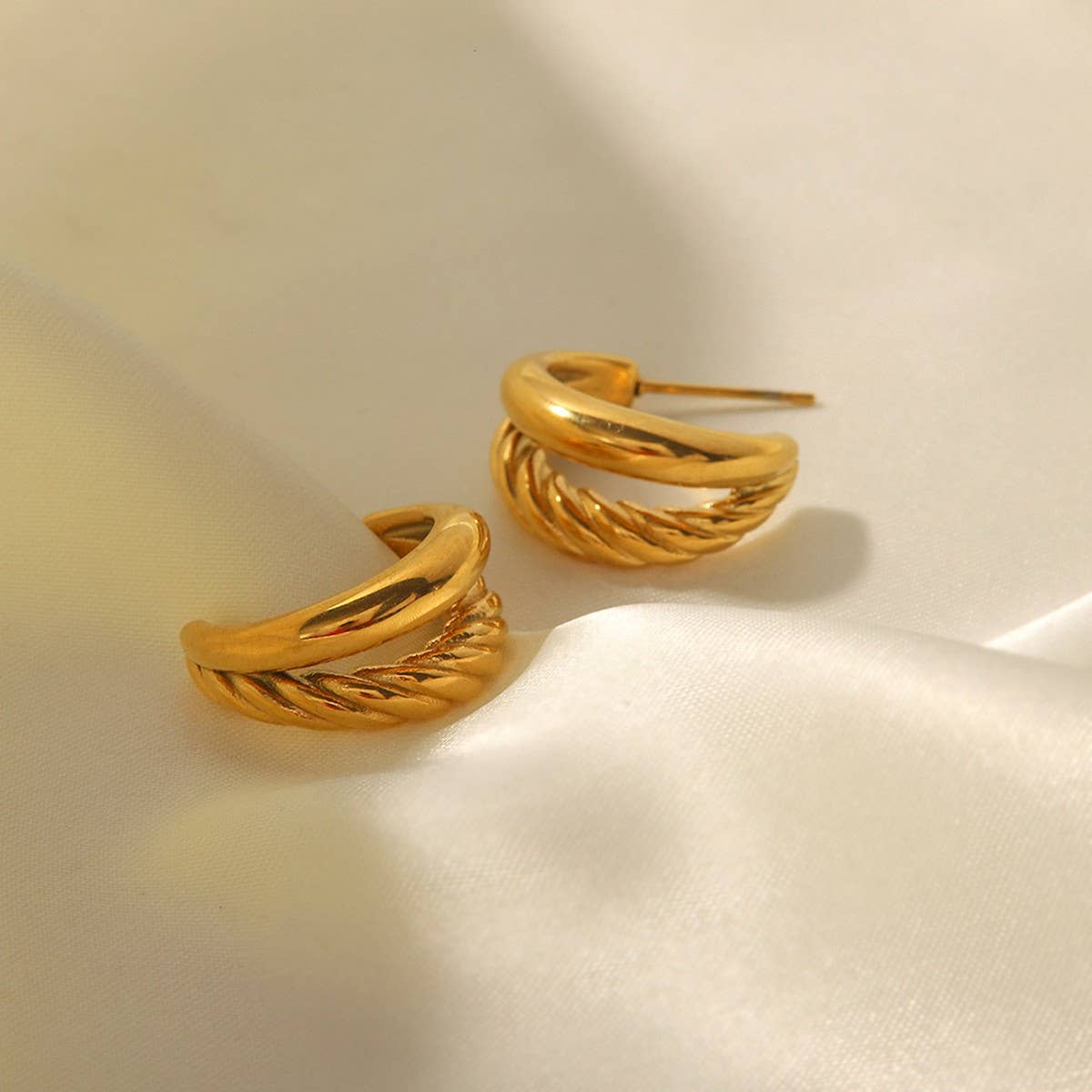 18K GOLD DOUBLE STAINLESS STEEL TWIST EARRINGS_CWASC1684