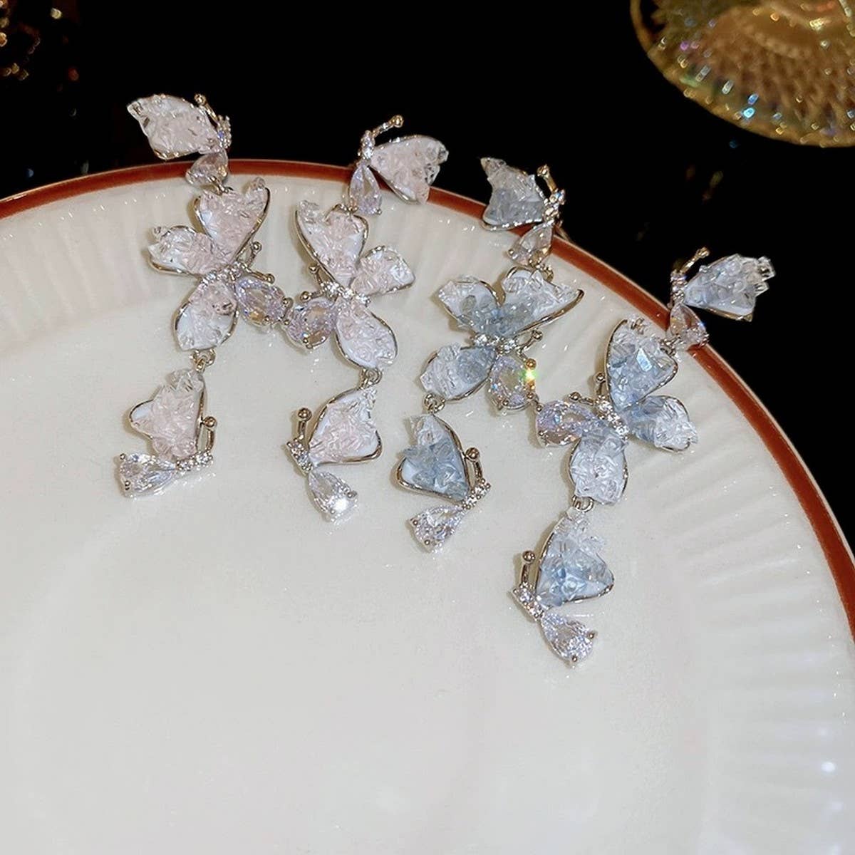 GRADIENT SWEET CRYSTAL BUTTERFLY LONG EARRINGS_CWAJE2177