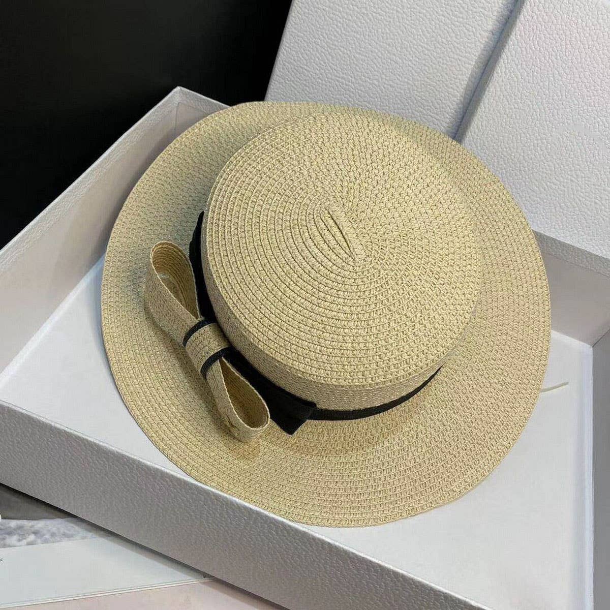 SIMPLE BOW FLAT TOP LETTER STRAW HAT FOR WOMEN_CWAH3466