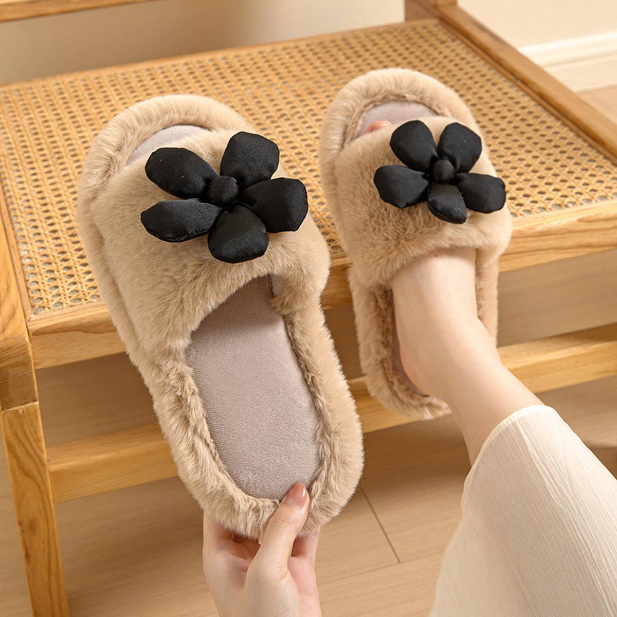 HOME FLOWER OPEN COTTON SLIPPERS_CWSHS0834