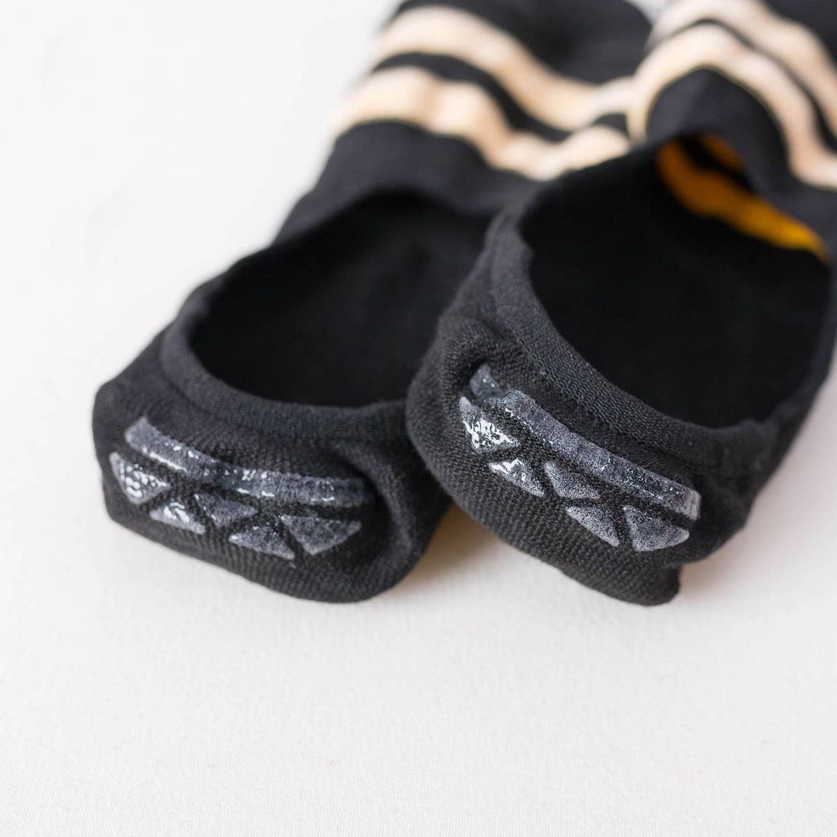 MENS SHALLOW COTTON BREATHABLE INVISIBLE SOCKS_CWMS1997