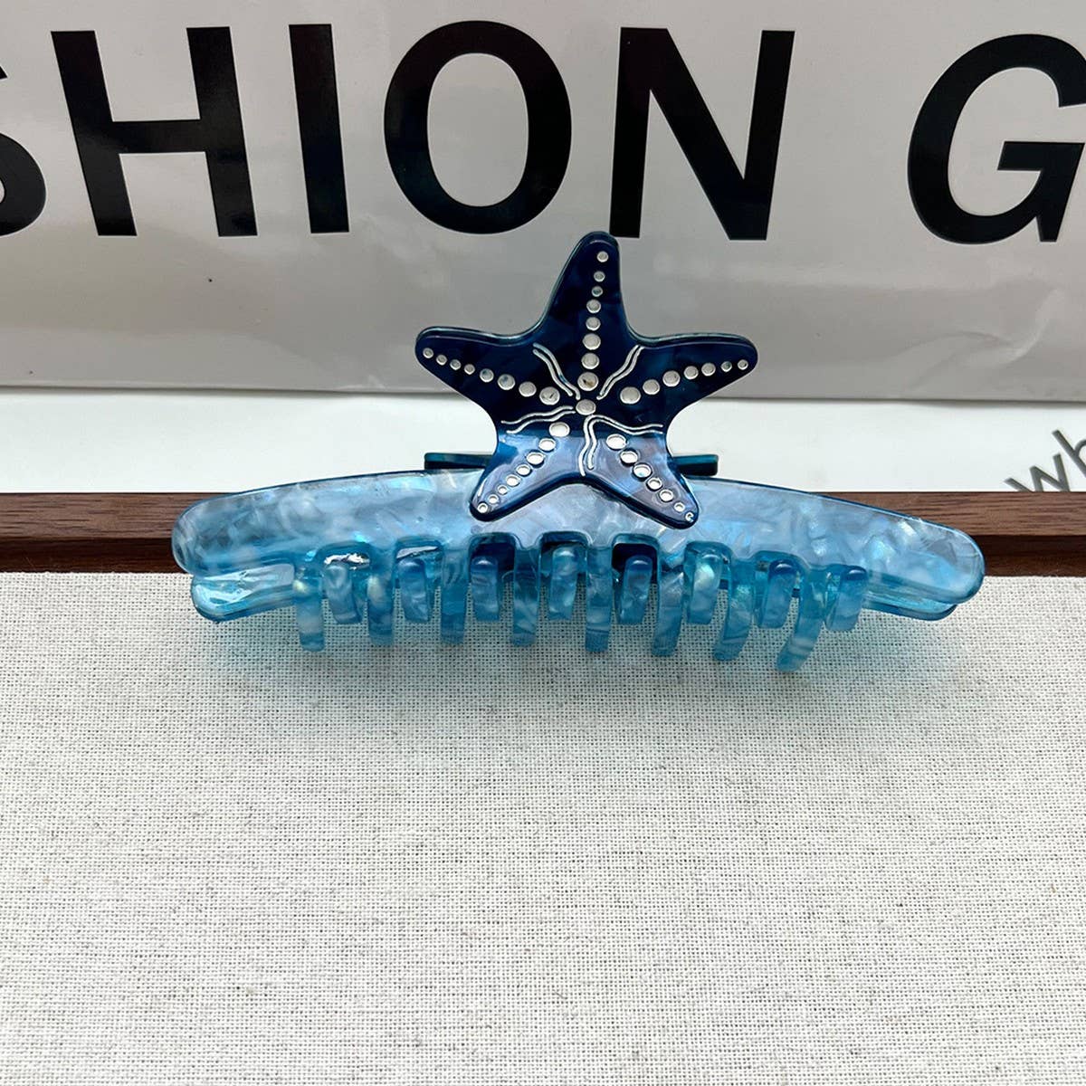 OCEAN COLLECTION STARFISH ACETATE HAIR CLIP_CWAHA5717