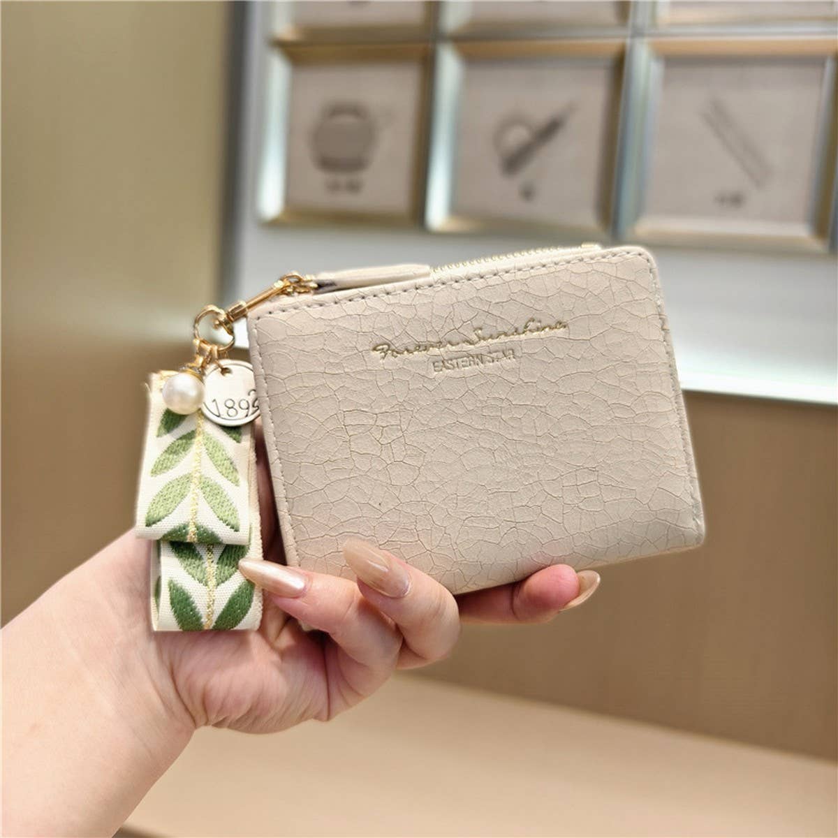Minimal Crack Texture Pearl Bifold Wallet_Cwab06214