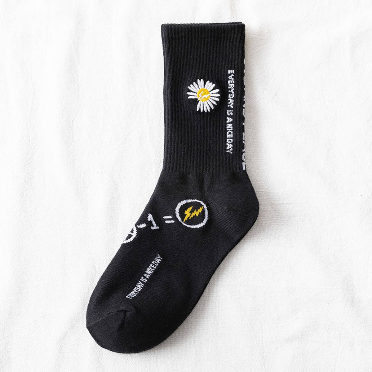 Women Black Daisy Socks_Cwms0670