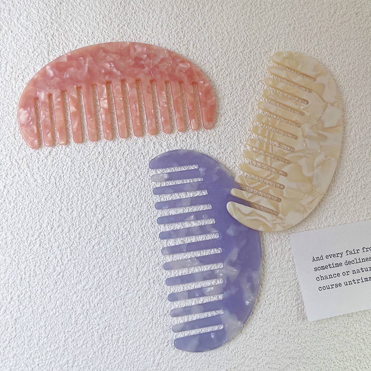 EXQUISITE PORTABLE WIDE TOOTH COMB_CWMM1079