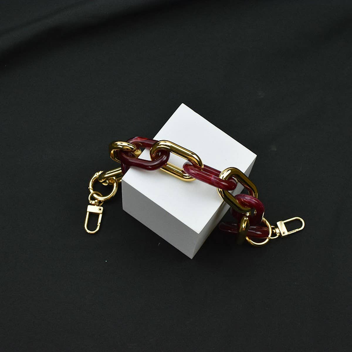 11 81ACRYLIC CHAIN HANDLE MULTI COLOR BAG STRAP_CWMM5090