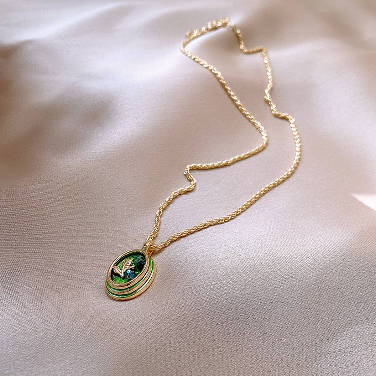 MONET GARDEN OIL DROP OVAL LEAF NECKLACE_CWAJE2371